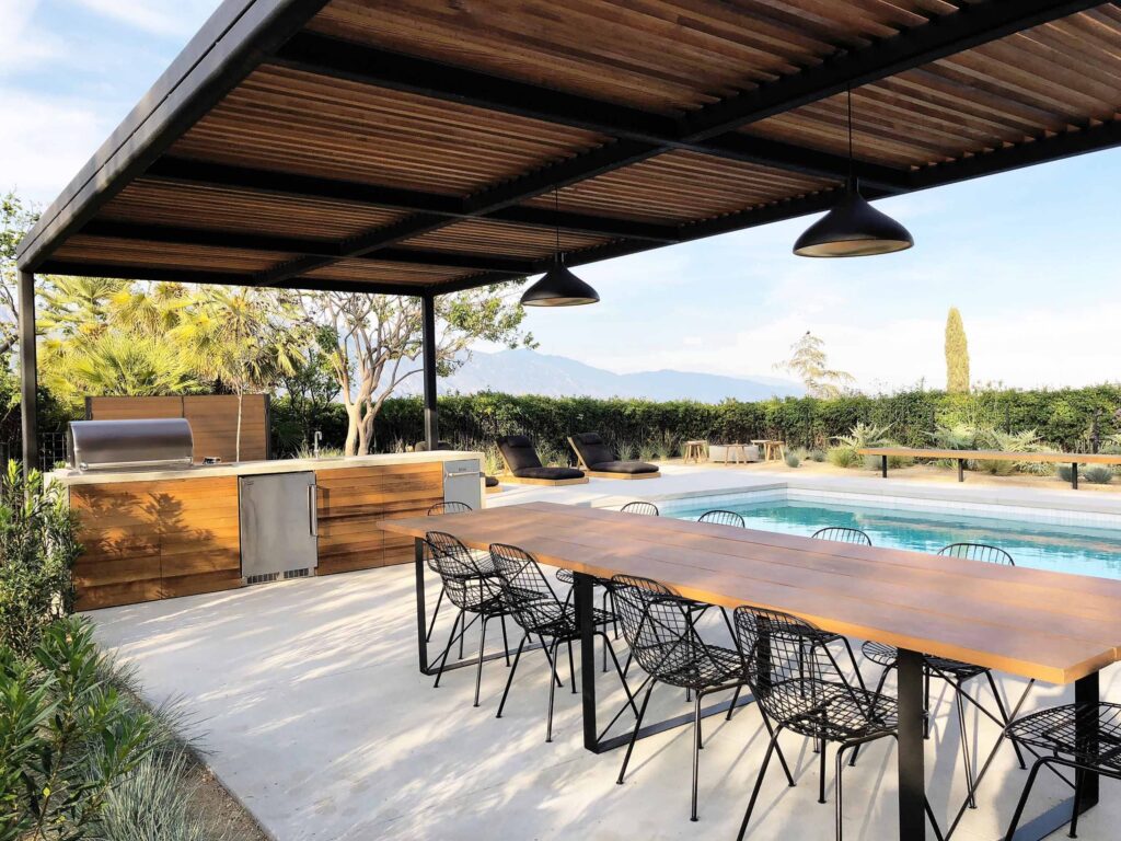 Mandy Moores outdoor kitchen