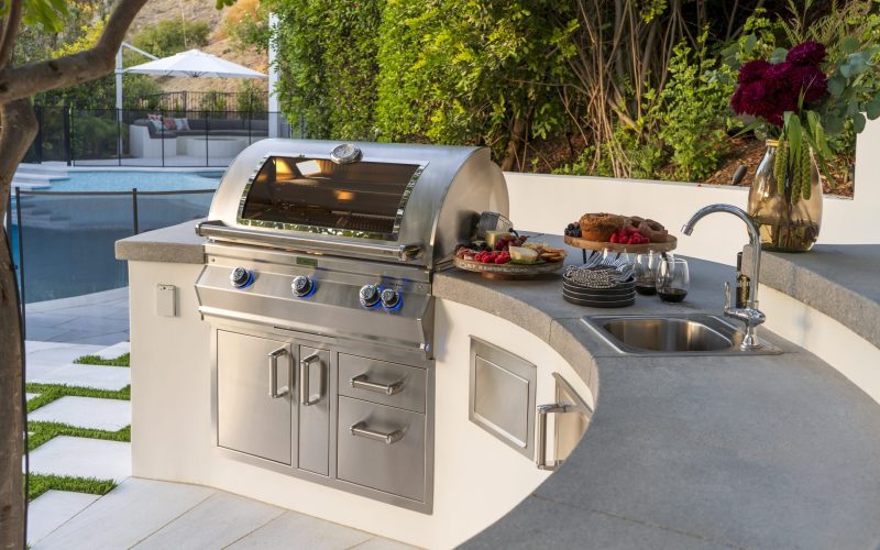 FM_A790i_Aurora-Built-In-Grill_Lifestyle-01 FM_A790i_Aurora-Built-In-Grill_Lifestyle-01